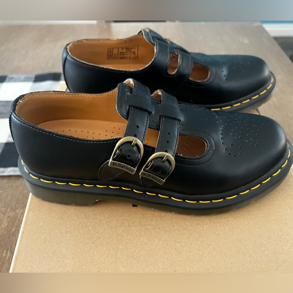 Dr. Marten 8065 smooth leather mary janes
